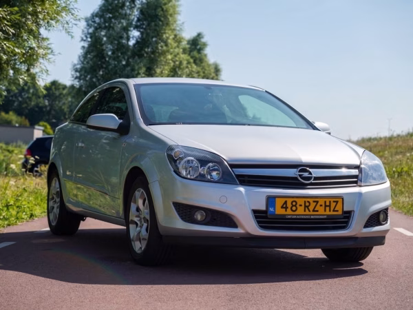 Opel Astra GTC 1.8 Cosmo