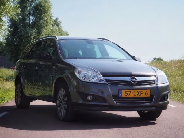 Opel Astra Wagon 1.4 111 Years Edition – Luxe jubileumuitvoering met extra opties.